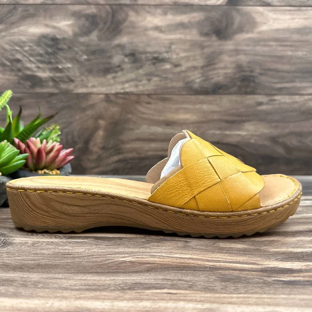 NIB Born Aleah 9M 40.5 Yellow Leather Slide Sandals - Picture 6 of 10